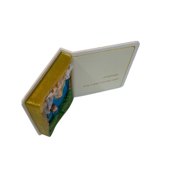 Mini Holy Bible Nativity Scene Ornament With Isaiah 9:6 Verse Vintage Hallmark - Picture 5 of 7